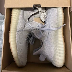 Beige yeezys